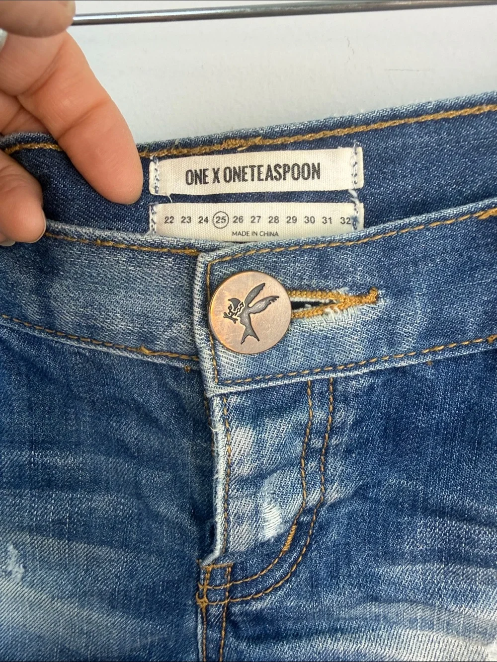 One Teaspoon NO 2’s Low Rise Jean Shorts 8” Rise Raw Curved Hem Sz 25 Distressed